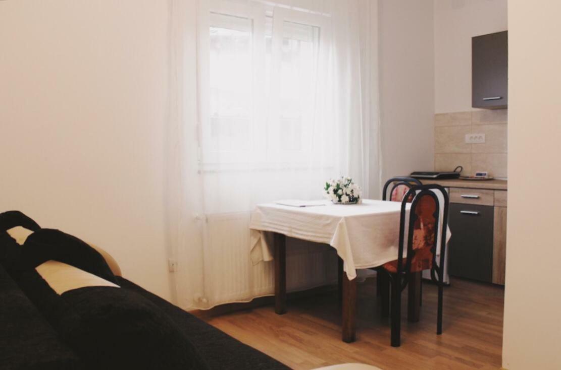 クラリエボ Konaciste Simce Bed & Breakfast エクステリア 写真